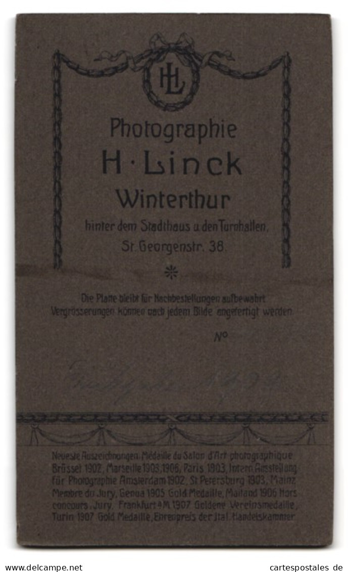 Fotografie H. Linck, Winterthur, Georgenstrasse 38, Junger Mann Mit Halbglatze Im Dunklen Anzug  - Anonymous Persons