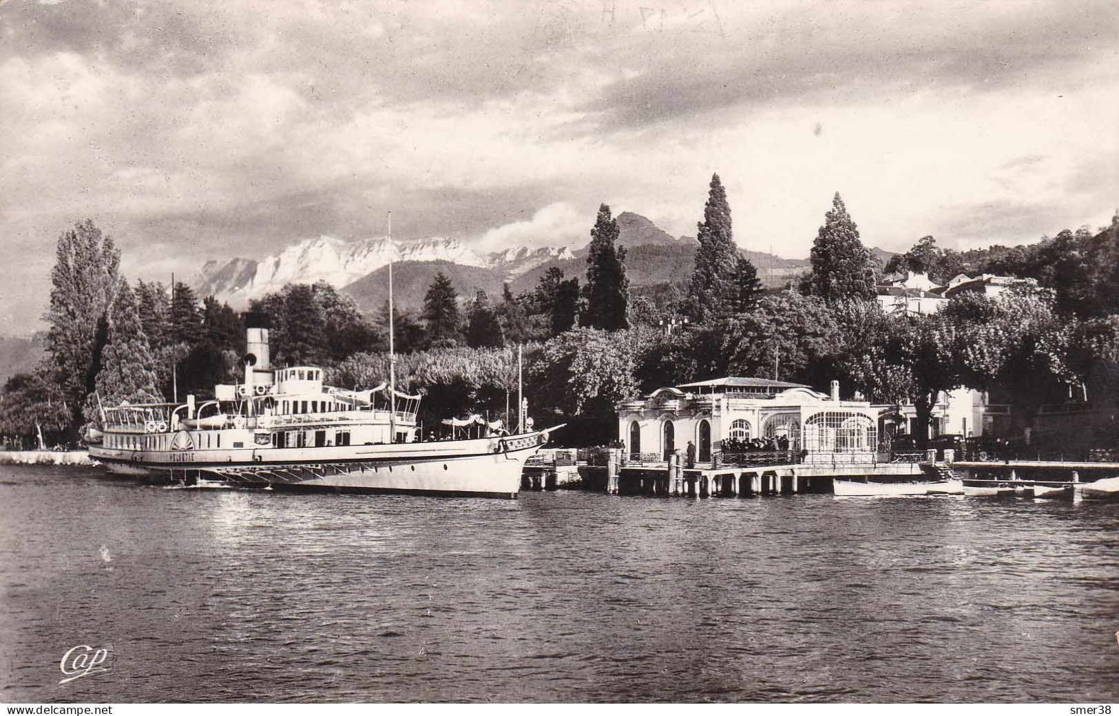 74 - Evian Les Bains - Le Débarcadére Et La Dent D'oche - Evian-les-Bains