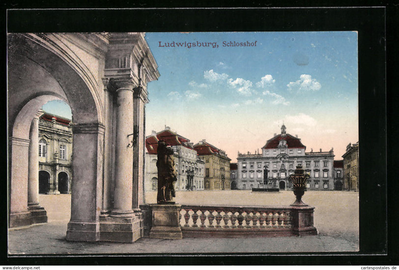 AK Ludwigsburg, Schloss Und Schlosshof  - Ludwigsburg