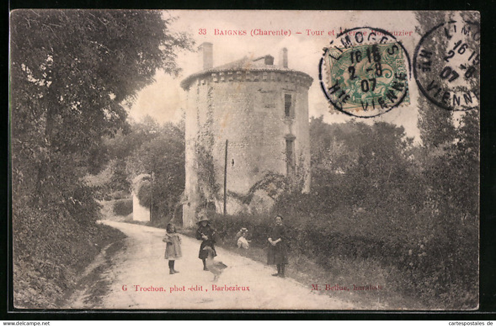 CPA Baignes, Tour Et Avenue Du Chateau Montausier  - Autres & Non Classés