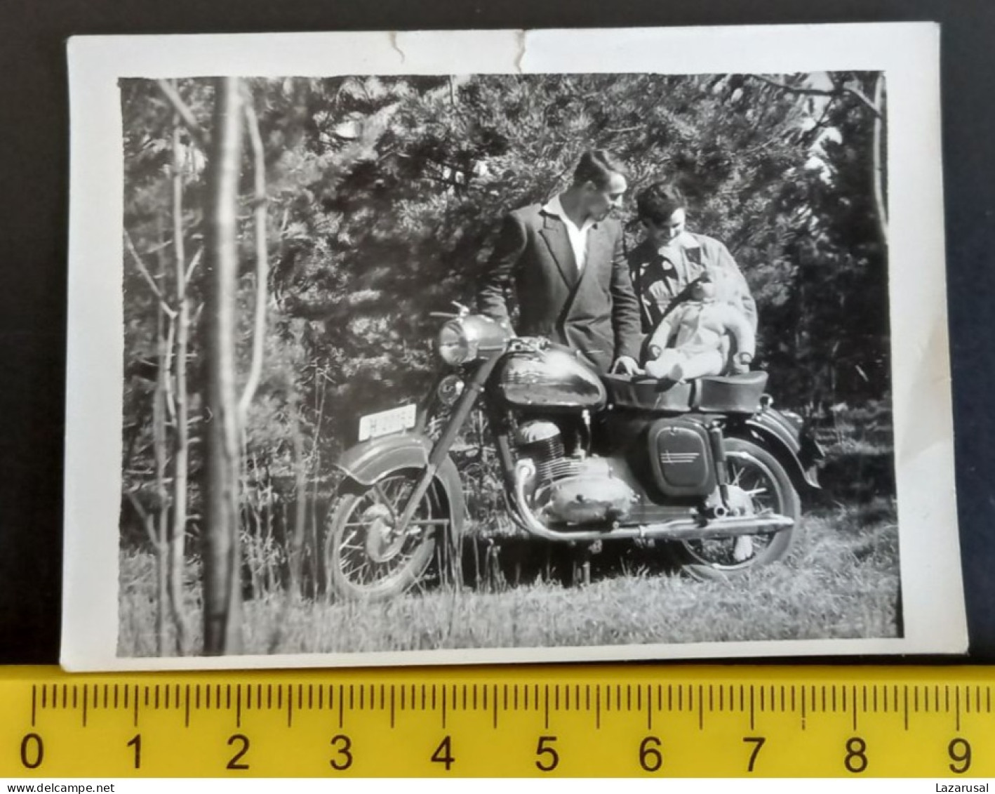 #15    Man And Woman - Family Photo With Motorcycle - Personnes Anonymes