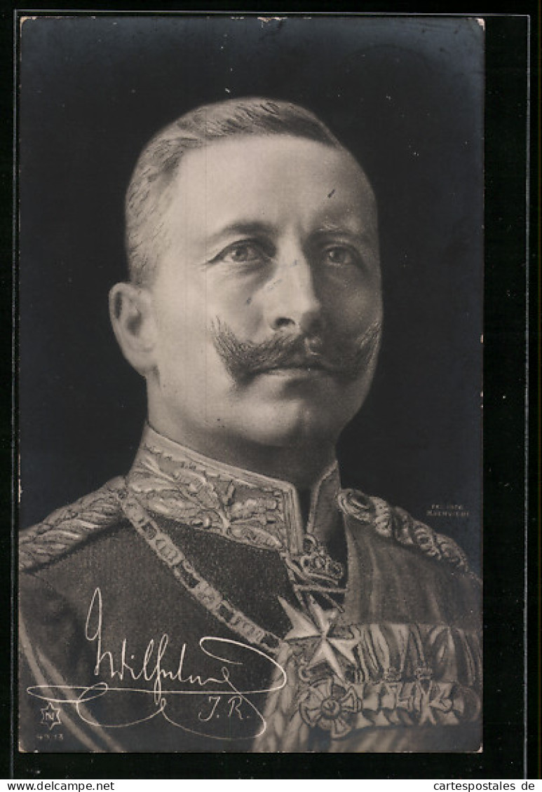 AK Kaiser Wilhelm II. In Uniform Mit Orden  - Royal Families