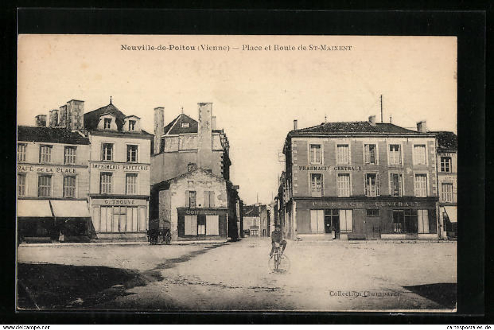 CPA Neuville-de-Poitou, Place Et Route De St-Maixent  - Neuville En Poitou