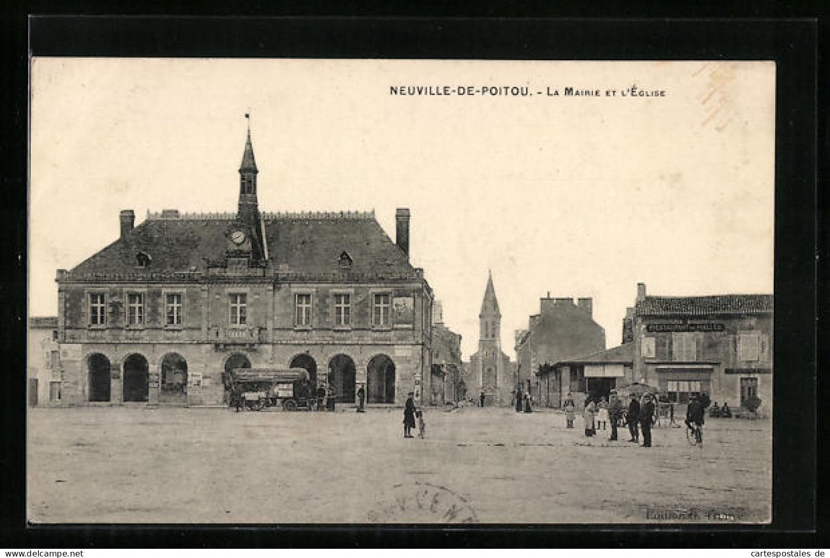 CPA Neuville-de-Poitou, La Maire Et L`Église  - Neuville En Poitou