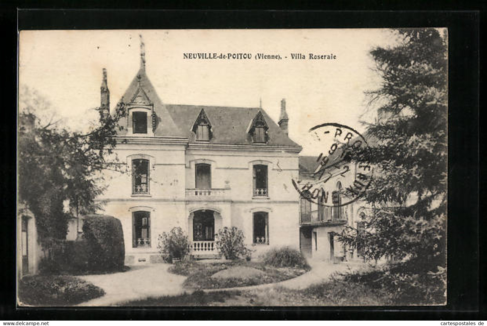 CPA Neuville-de-Poitou, Villa Roseraie  - Neuville En Poitou