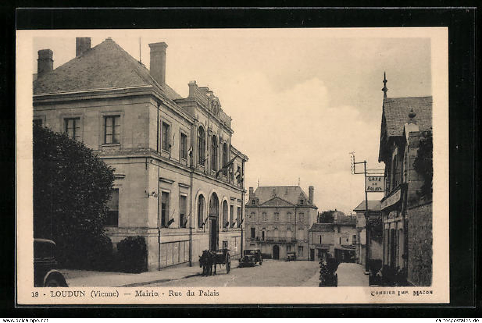 CPA Loudun, Mairie, Rue Du Palais  - Loudun