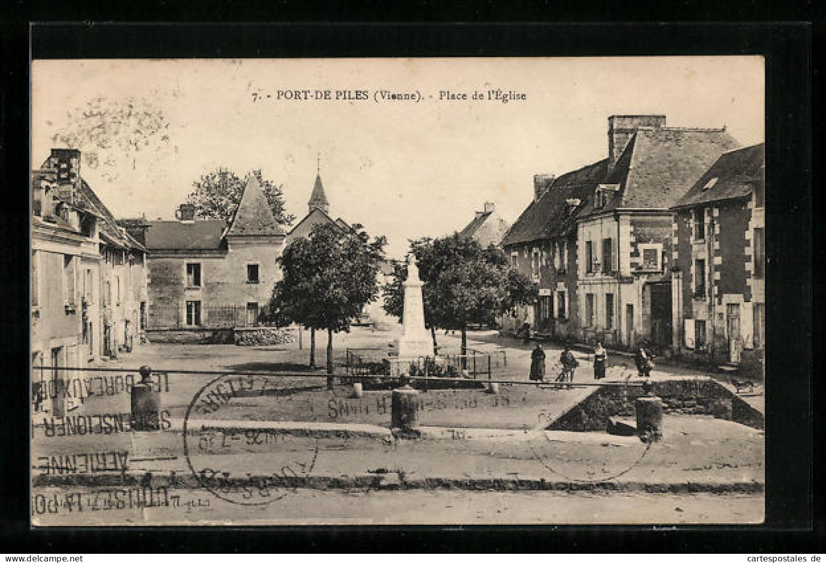 CPA Port-de-Piles, Place De L`Eglise  - Other & Unclassified