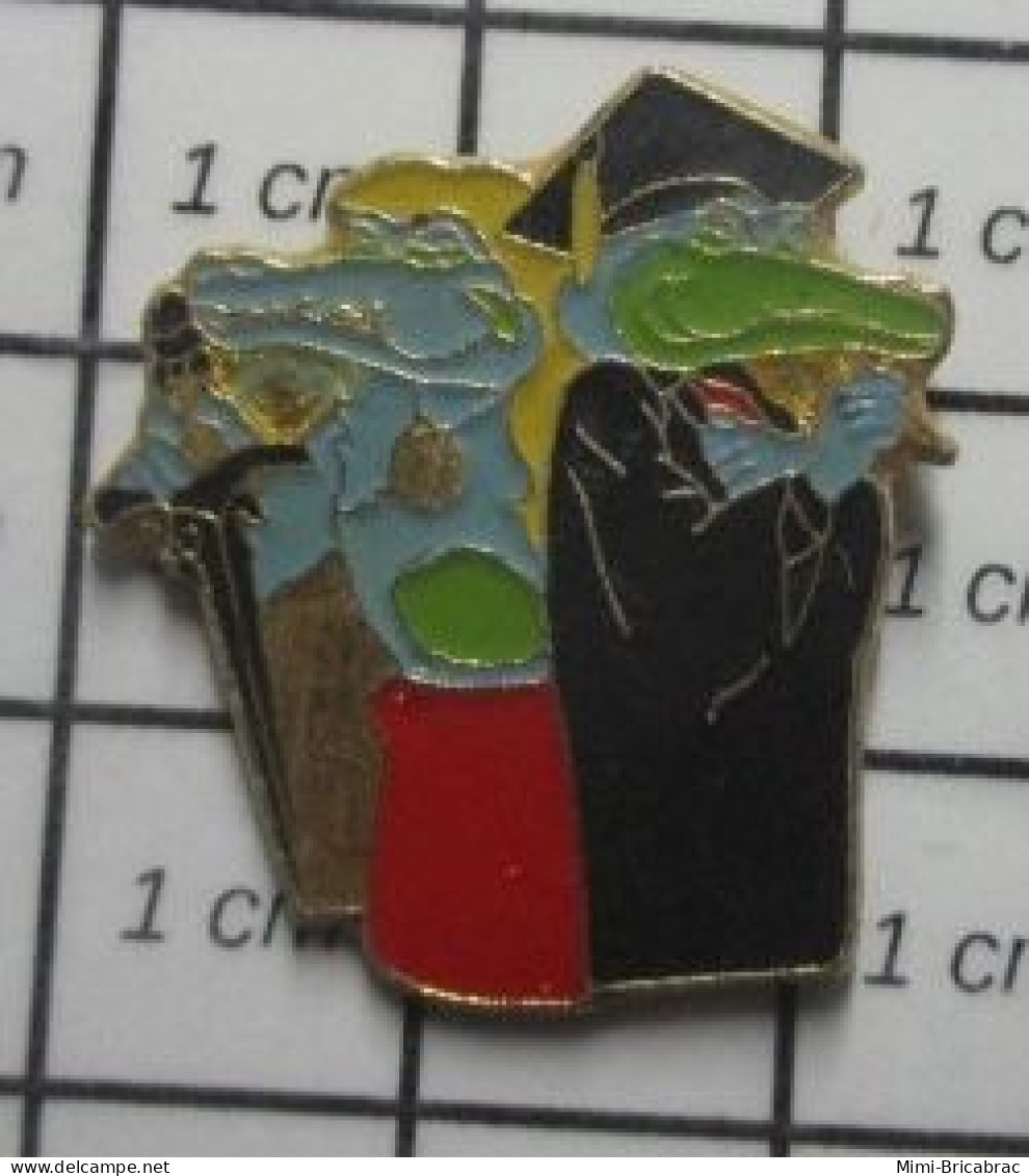 3617 Pin's Pins / Beau Et Rare / ANIMAUX / CROCODILE VERT ET BLEU AVOCAT ET JUGE - Tiere