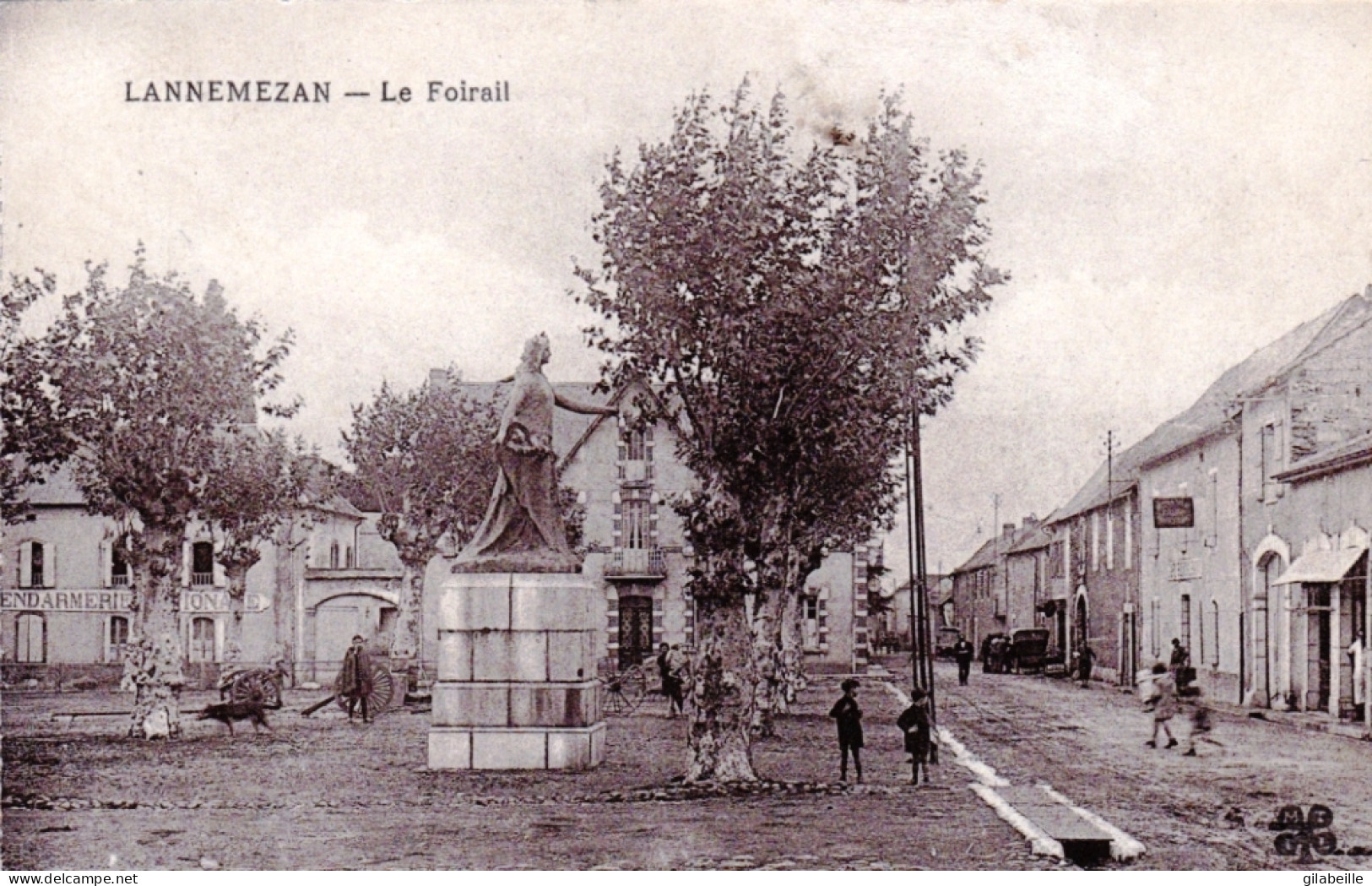 65 - LANNEMEZAN - Le Foirail - Gendarmerie - Lannemezan