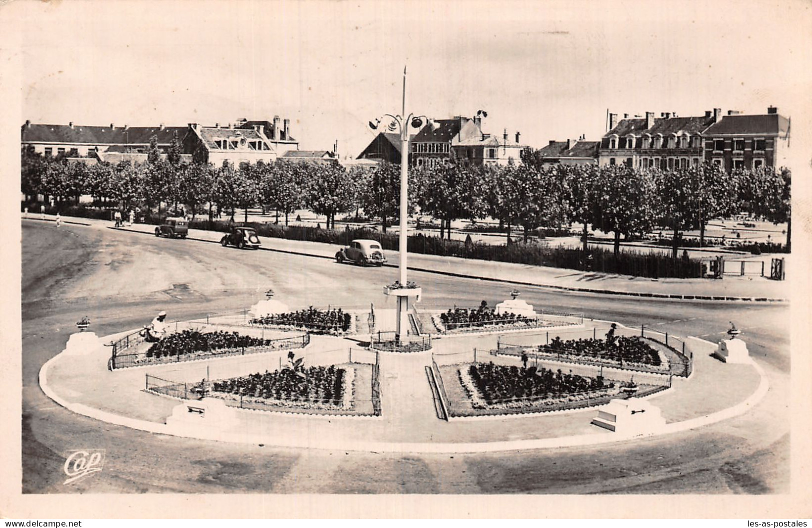 85 LES SABLES D OLONNE PLACE DE LA LIBERTE - Sables D'Olonne