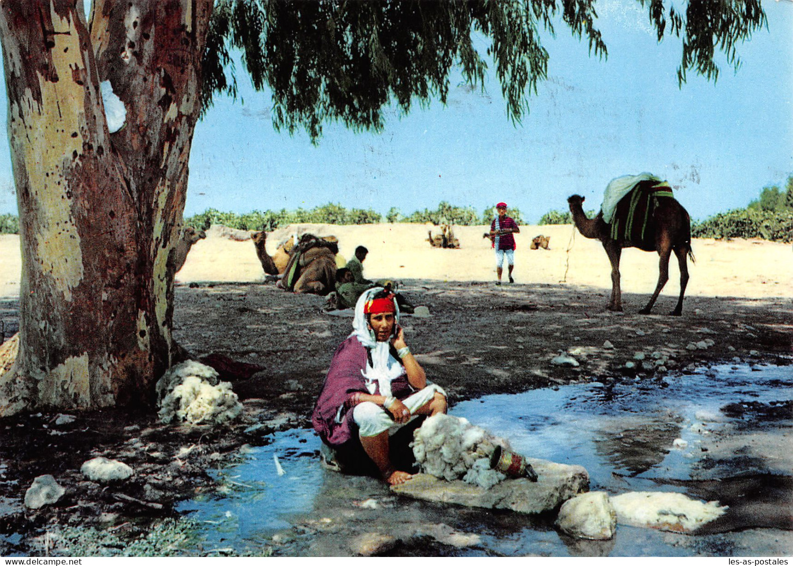 TUNISIE FATIMA A LA SOURCE - Tunesië