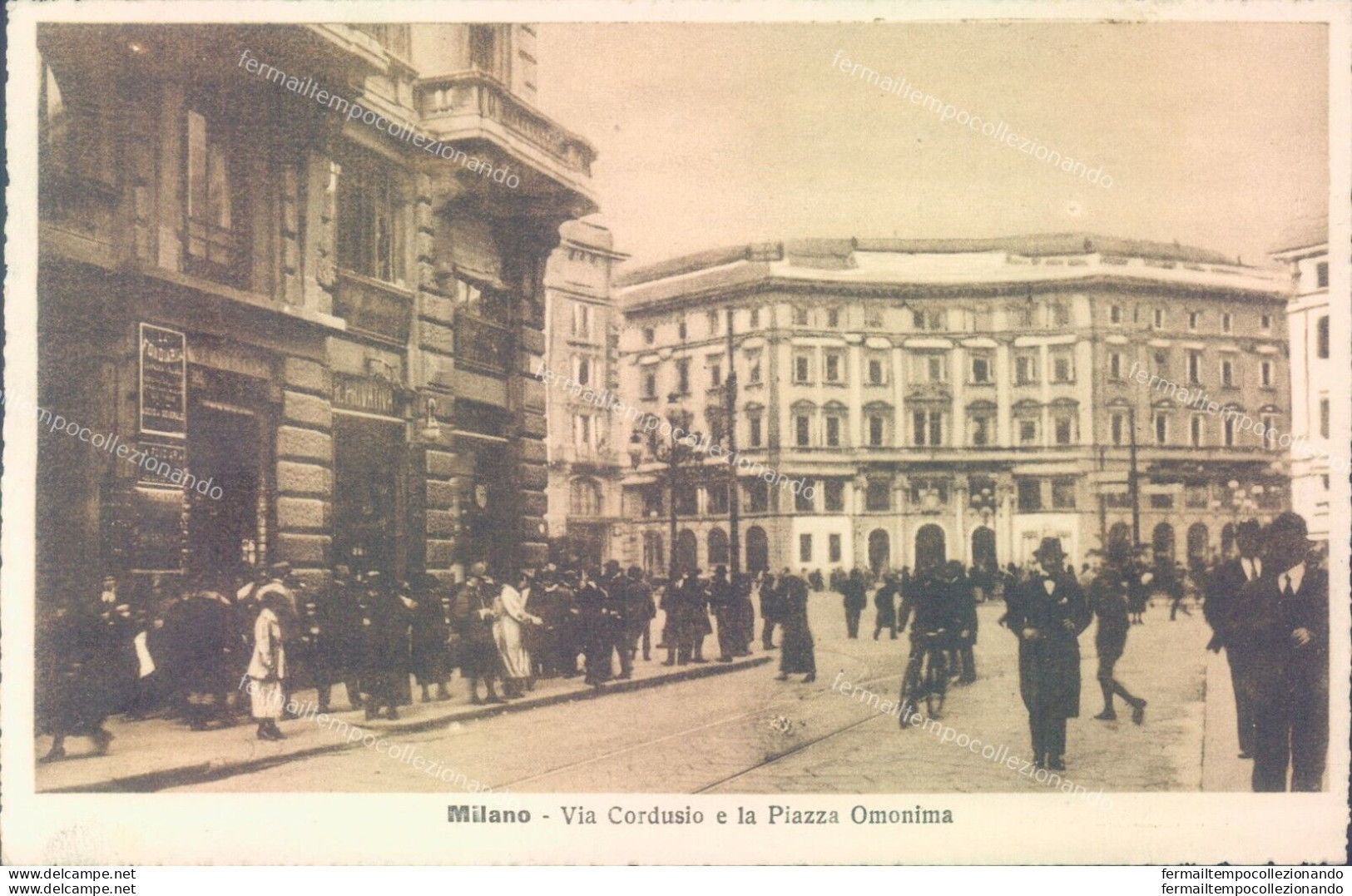 R12 Cartolina Milano Citta'  Via Cordusio E La Piazza Omonima Regno - Milano (Mailand)