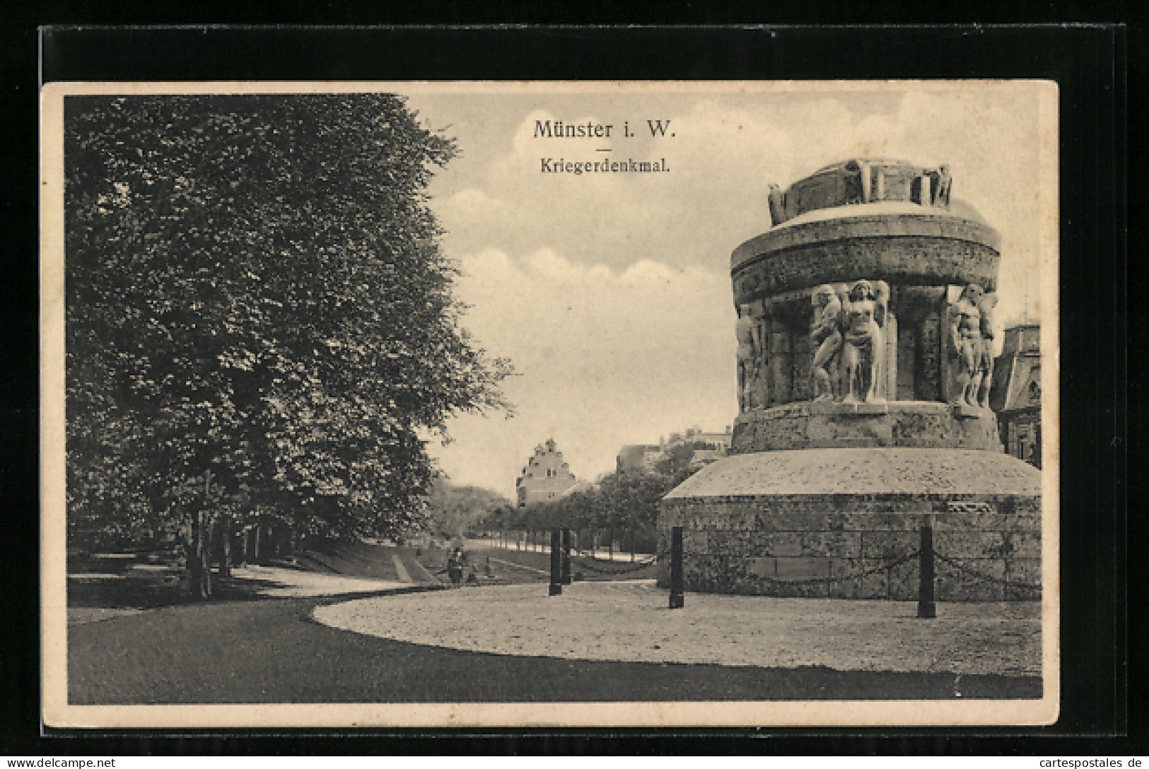 AK Münster I. W., Kriegerdenkmal Mit Umgebung  - Muenster