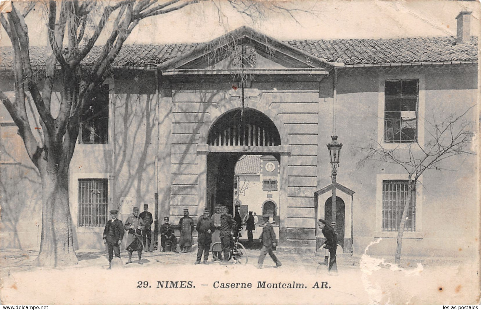 30 NIMES CASERNE MONTCALM CACHET MILITAIRE - Nîmes