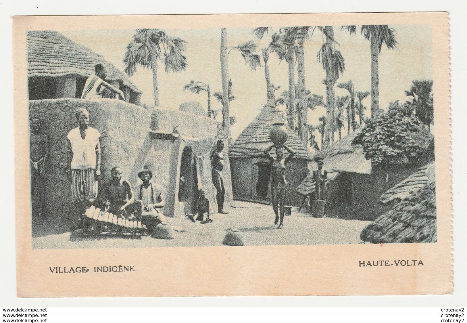 HAUTE VOLTA Village Indigène Musiciens Et Femme Aux Seins Nus Porteuse D'eau En 1931 Burkina Faso VOIR DOS - Burkina Faso