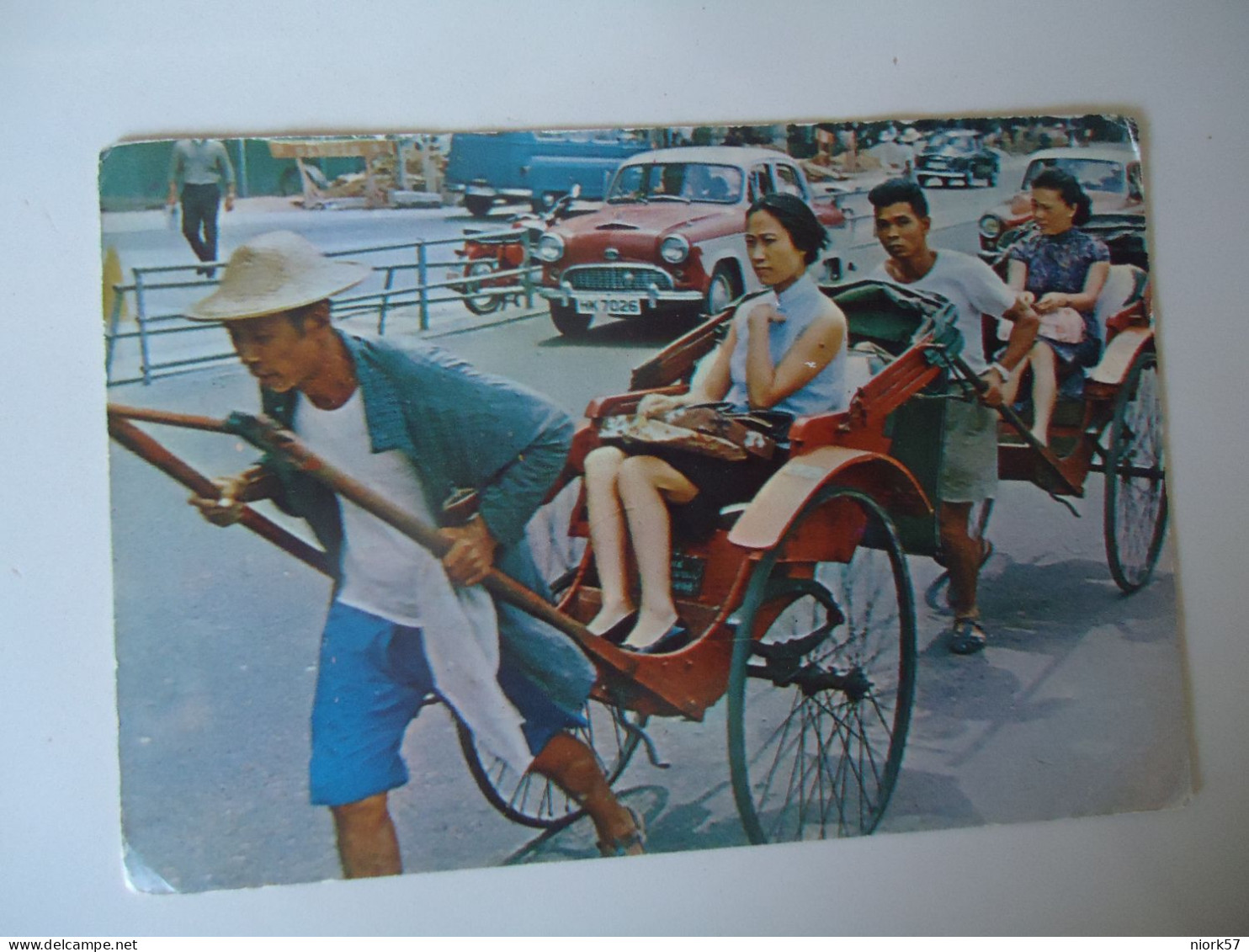 HONG KONG  POSTCARDS  MEN CARYING COACH TAXIS     FOR MORE PURHASES 10% DISCOUNT - China (Hongkong)