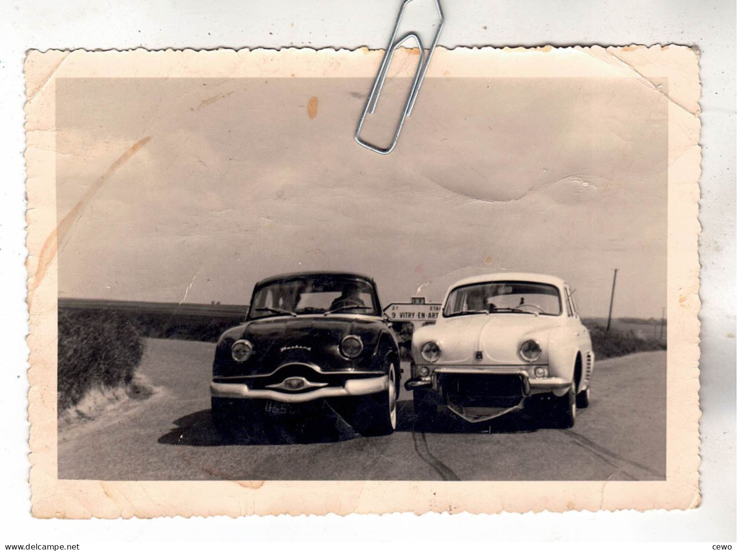 PHOTO  AUTO VOITURE  ANCIENNE PANHARD ET RENAULT DAUPHINE - Cars