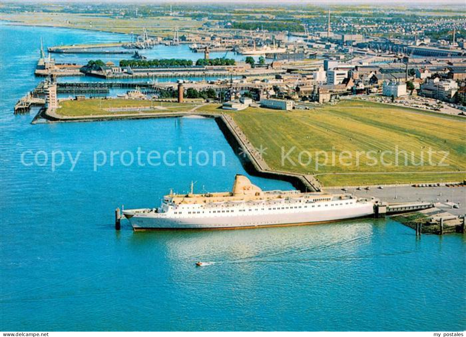 73725352 Cuxhaven Nordseebad Faehrhafen Mit Der Norwegenfaehre MS Jupiter Fliege - Cuxhaven