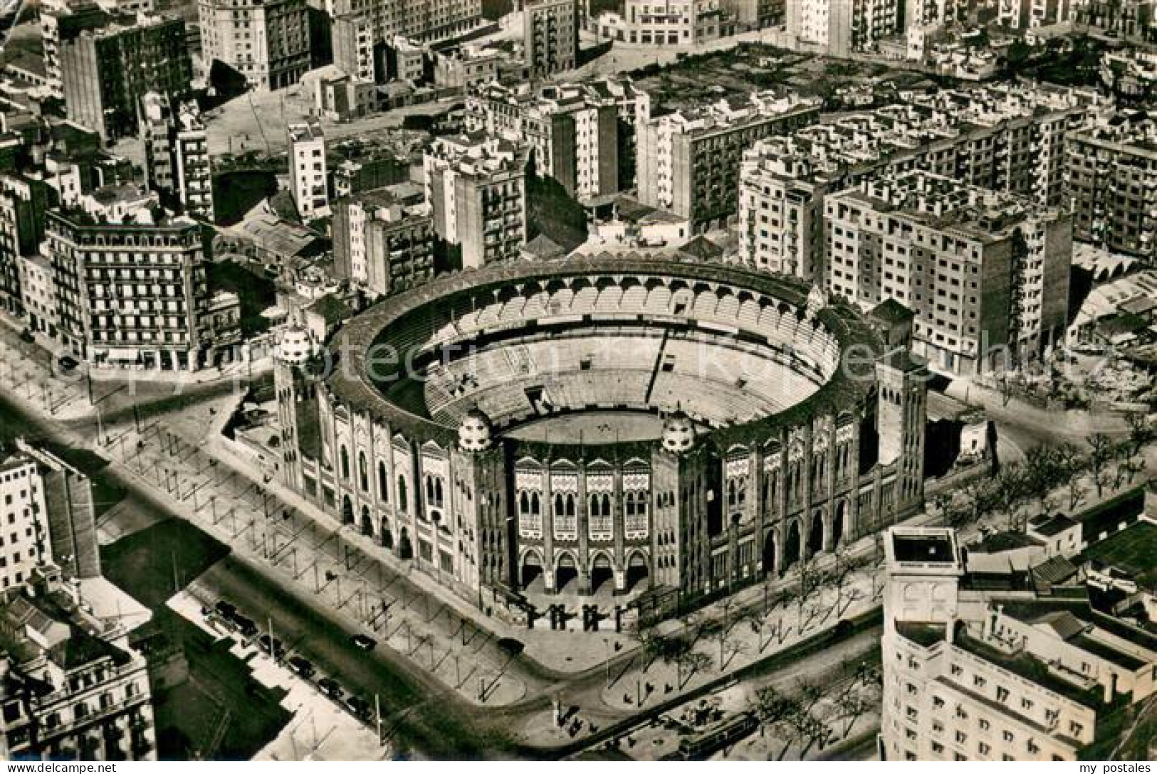 73725200 Barcelona Cataluna Fliegeraufnahme Plaza De Toros Monumental Barcelona  - Otros & Sin Clasificación