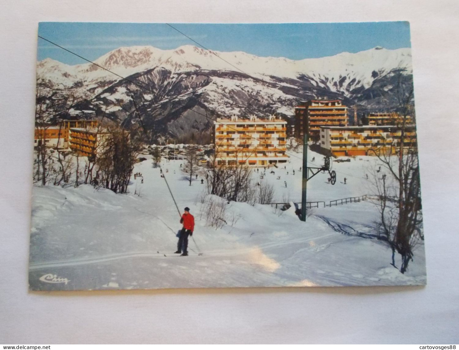 PRA LOUP ( 04 Alpes De Haute Provence )  VUE PANORAMIQUE SUR UNE PARTIE DE LA STATION TELESKI ANIMEES - Other & Unclassified