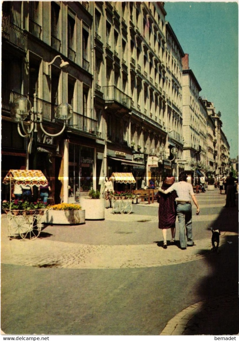 69 . LYON . RUE VICTOR HUGO   . ( Trait Blanc Pas Sur Original ) - Lyon 2