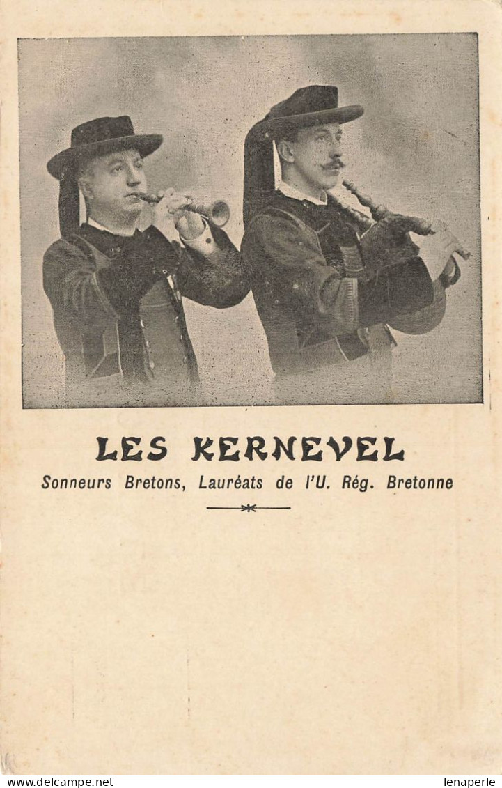 D8260 Les Kernevel Sonneurs Bretons - Andere & Zonder Classificatie