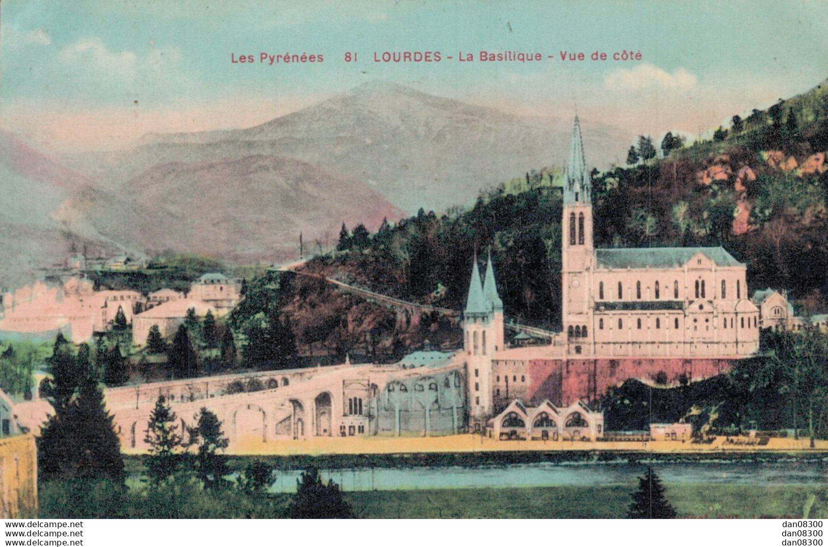 65 LOURDES LA BASILIQUE VUE DE COTE - Lourdes