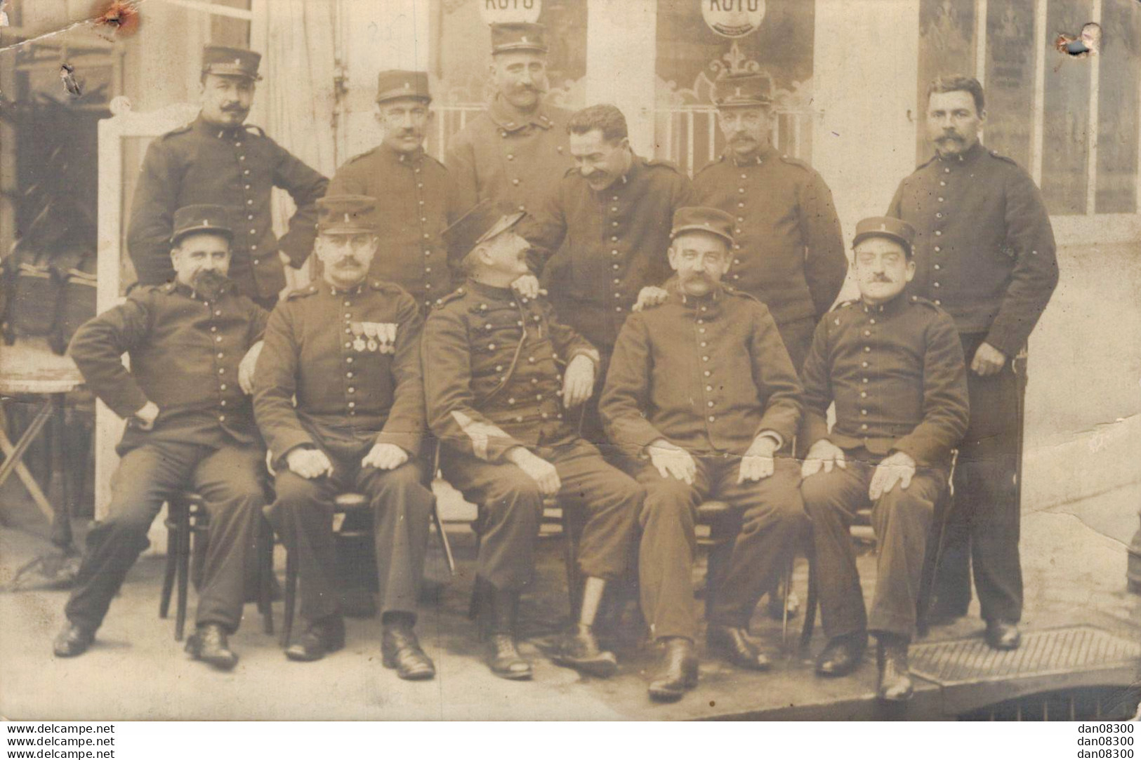 CARTE PHOTO NON IDENTIFIEE REPRESENTANT DES SOLDATS DU 1er REGIMENT D'ARTILLERIE A PIED - A Identificar