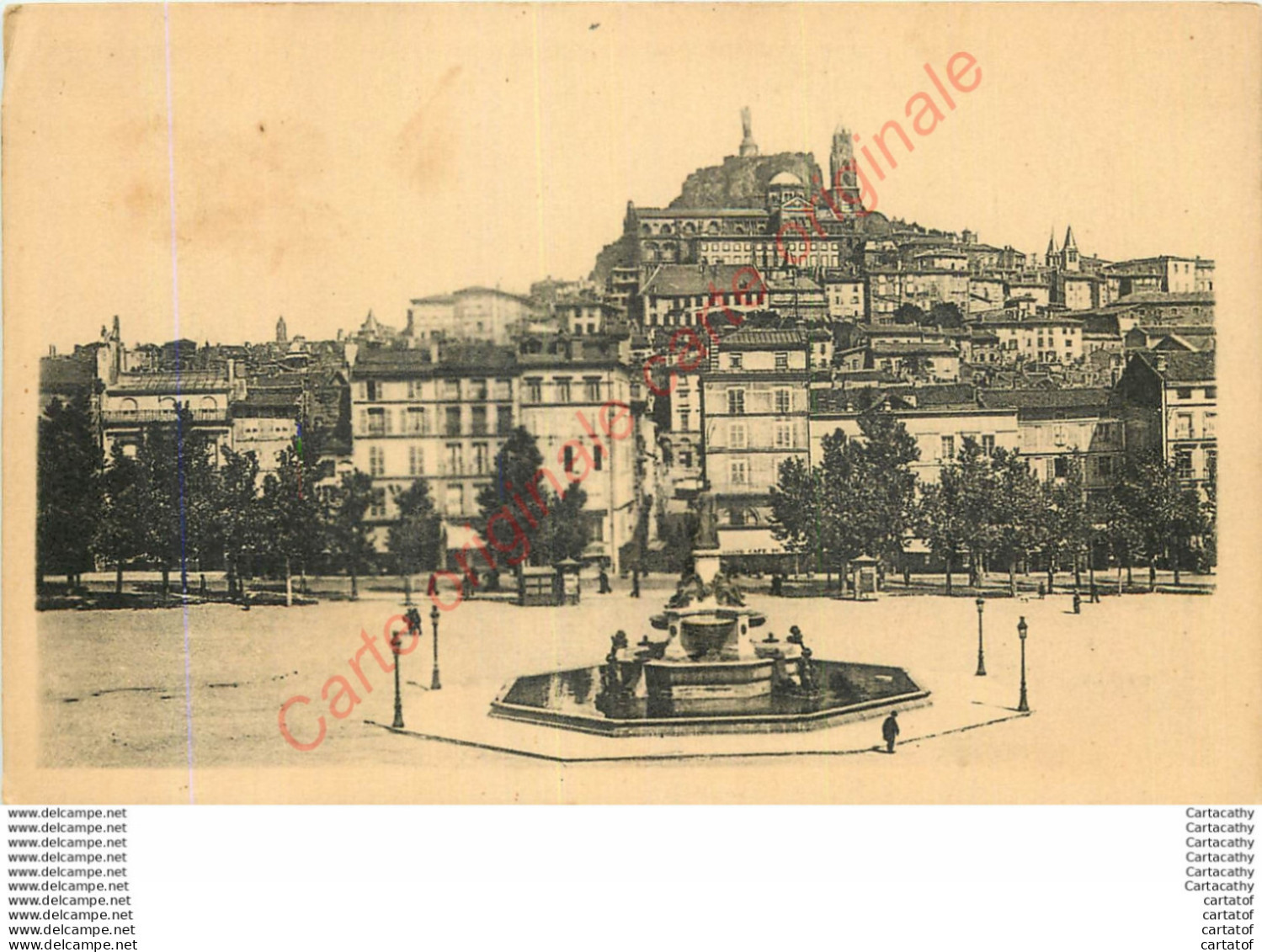 43.  LE PUY .  LA PLACE DU BREUIL . - Le Puy En Velay