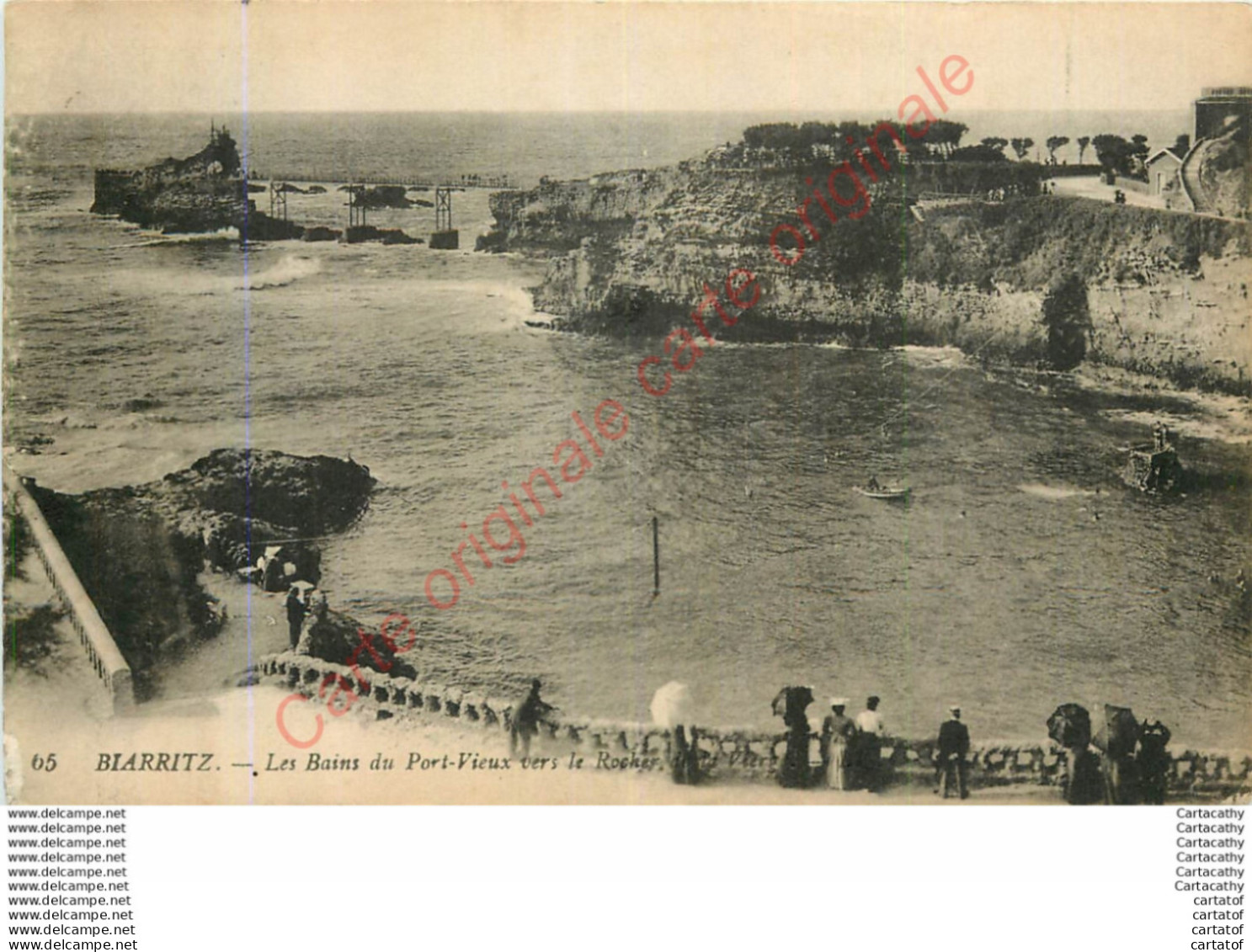 64.  BIARRITZ . Les Bains Du Port-Vieux Vers Le Rocher . - Biarritz