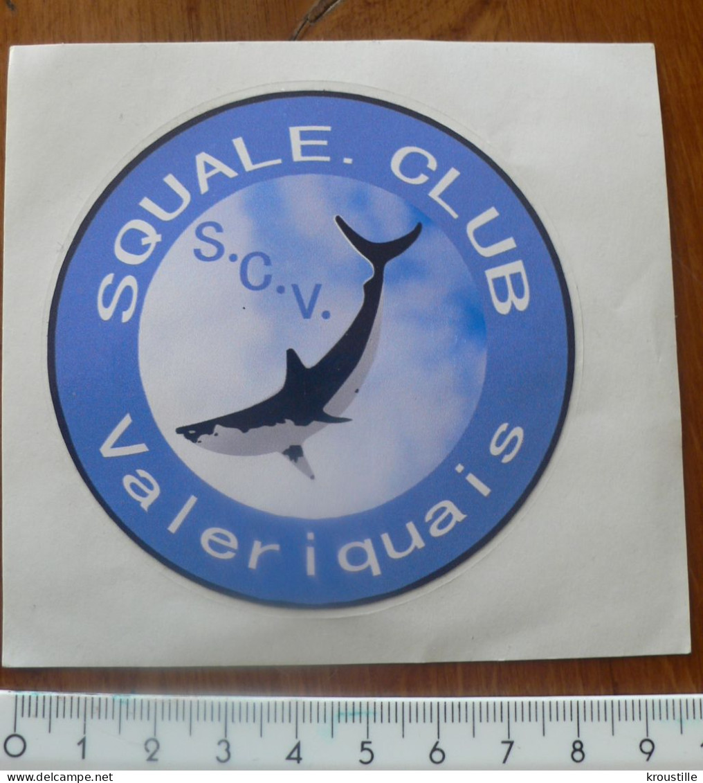 THEME PECHE / REQUIN : AUTOCOLLANT SQUALE CLUB VALERIQUAIS - Adesivi