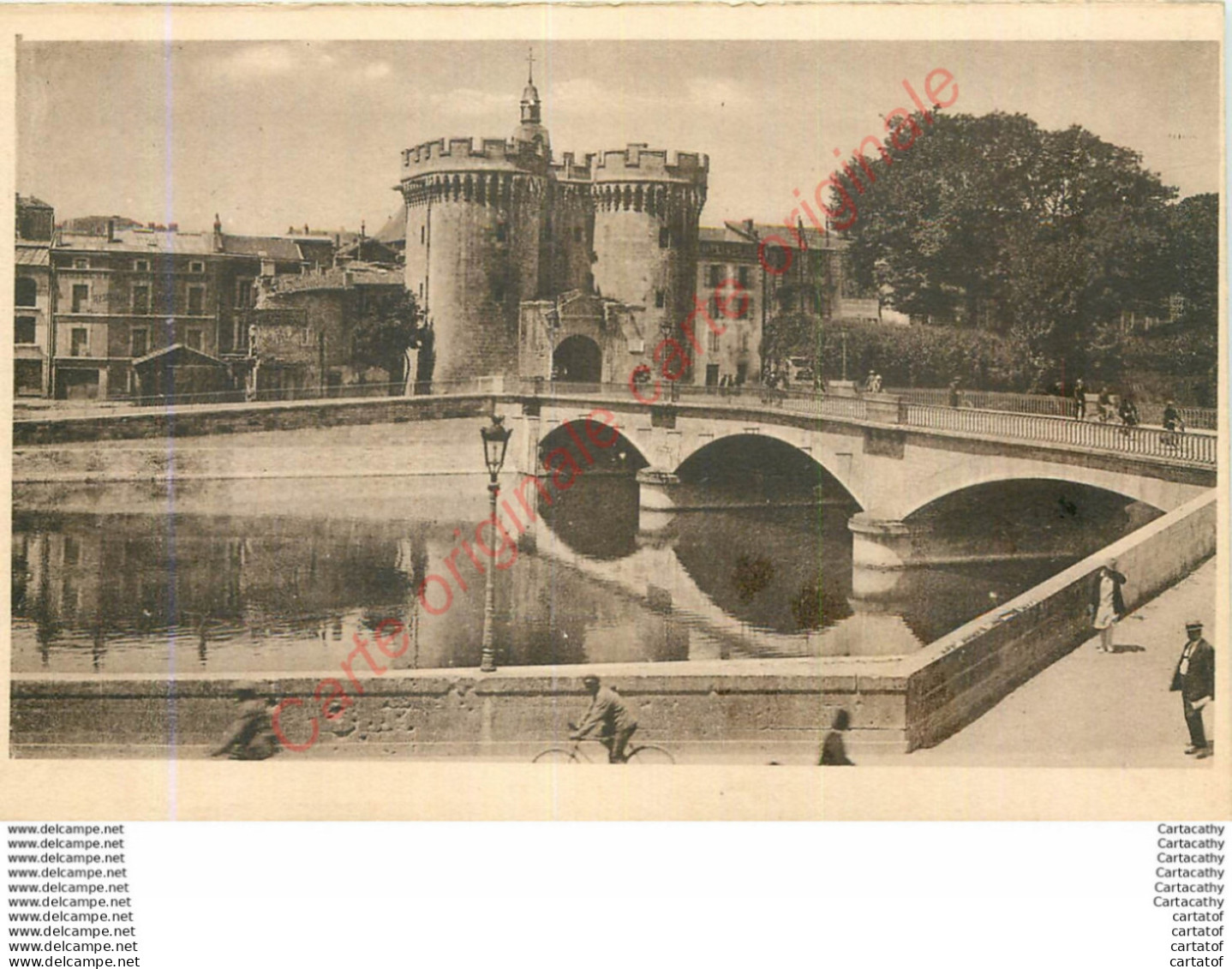 55.  VERDUN . La Tour Et Le Pont Chaussée . - Verdun