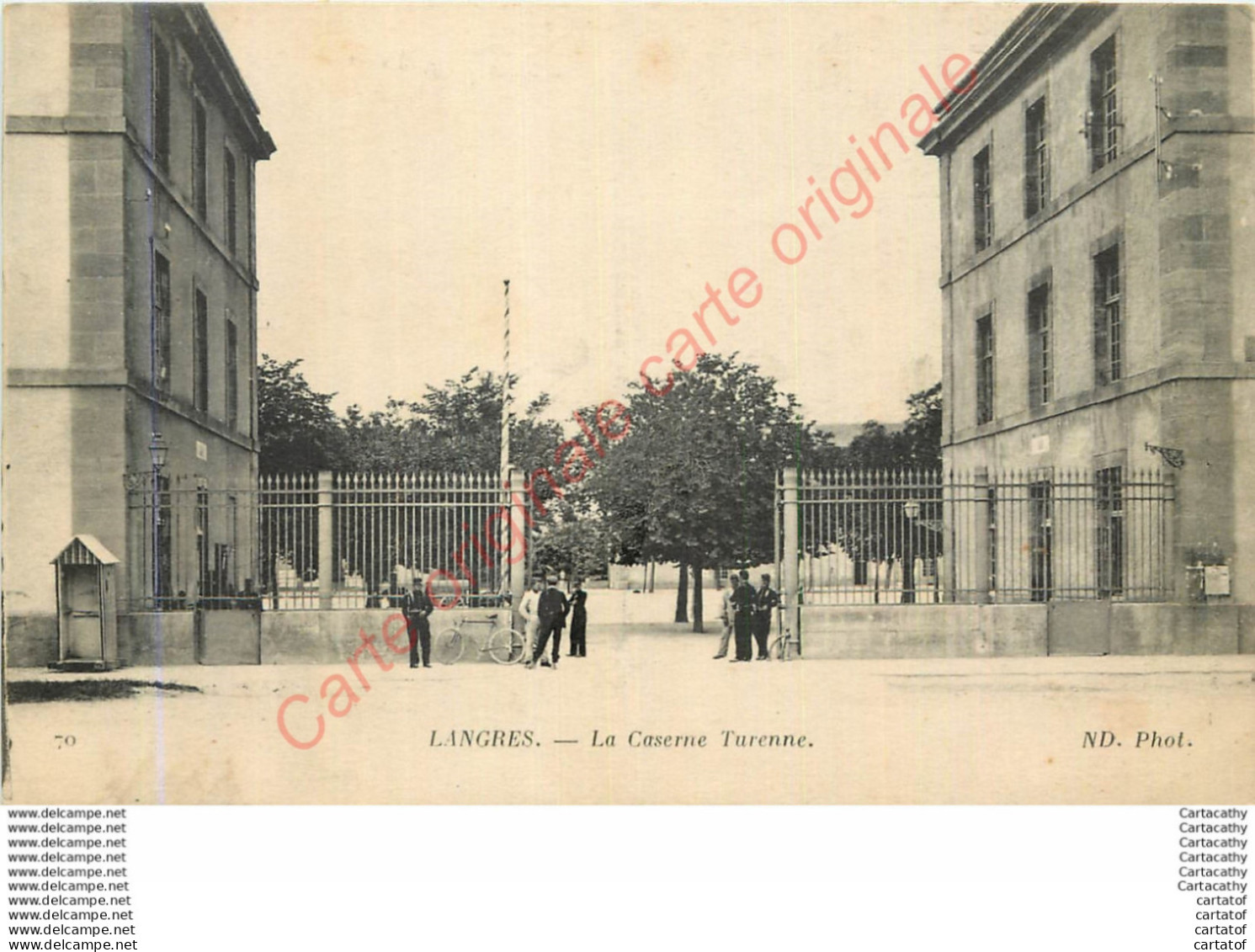 52.  LANGRES .  La Caserne Turenne . - Langres