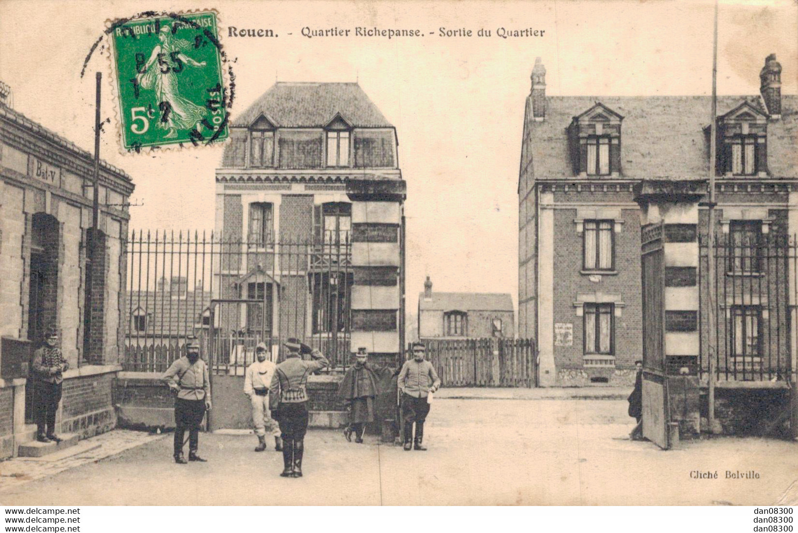 76 ROUEN QUARTIER RICHEPANSE SORTIE DU QUARTIER - Casernes