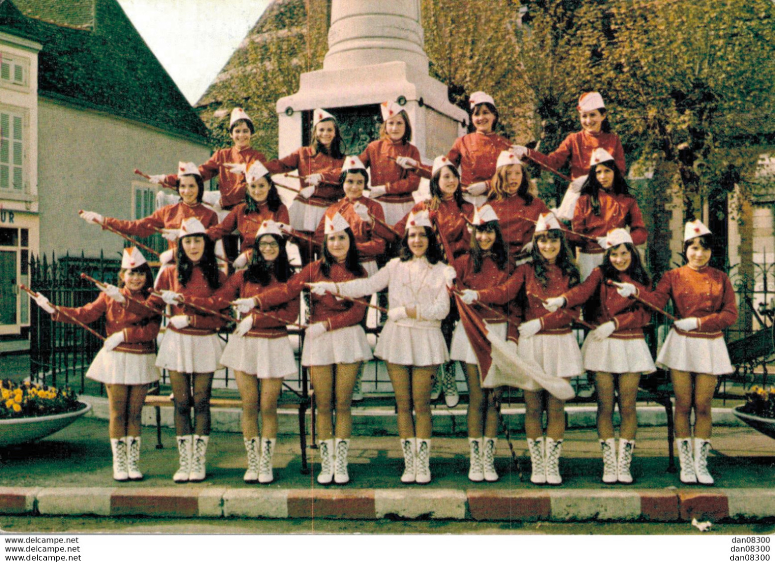 21 LES MAJORETTES DU VAL DE SAONE SAINT JEAN DE LOSNE CPM - Tänze