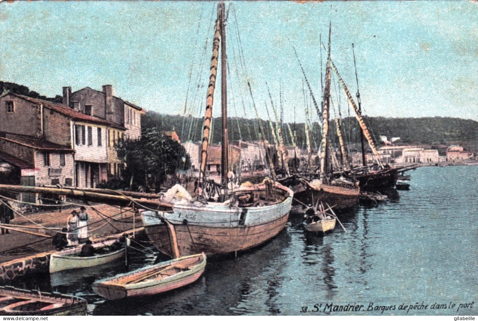 83 - Var - SAINT MANDRIER - Barques De Peche Dans Le Port - Saint-Mandrier-sur-Mer
