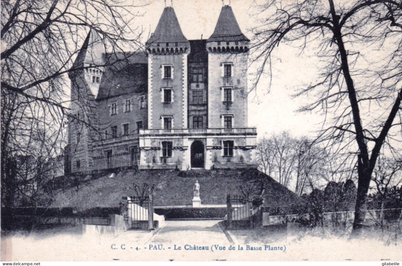 64 - PAU - Le Chateau - Vue De La Basse Plante - Pau