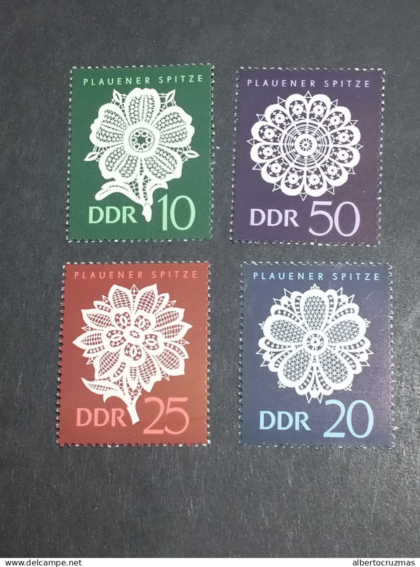 Alemania DDR  SELLOS  Yvert 876/9 SELLOS Flores NUEVOS *** Año 1966 Serie Completa  - Nuevos
