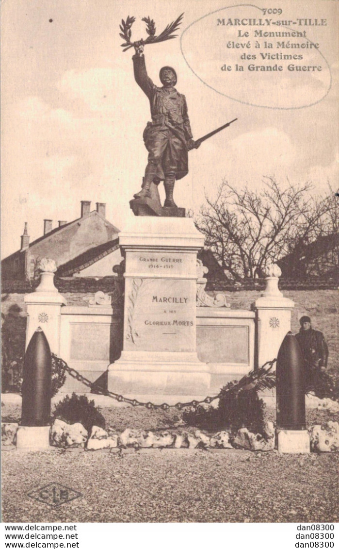 21 MARCILLY SUR TILLE LE MONUMENT ELEVE A LA MEMOIRE DES VICTIMES DE LA GRANDE GUERRE - Oorlogsmonumenten