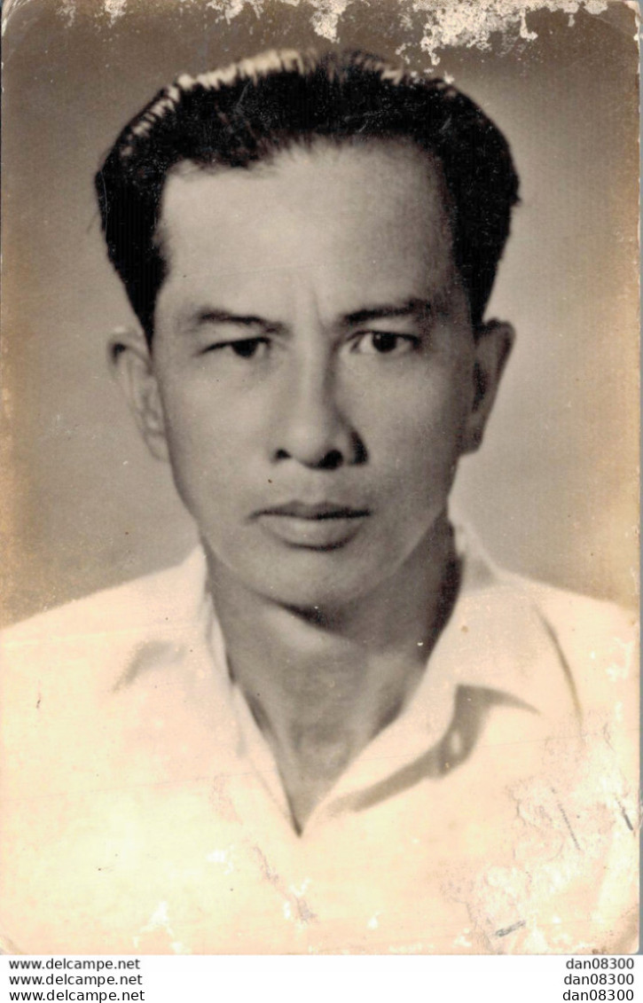 VIET NAM TONKIN INDOCHINE PHOTO TAILLE CPA UN JEUNE HOMME AU REGARD DETERMINE - Anonyme Personen