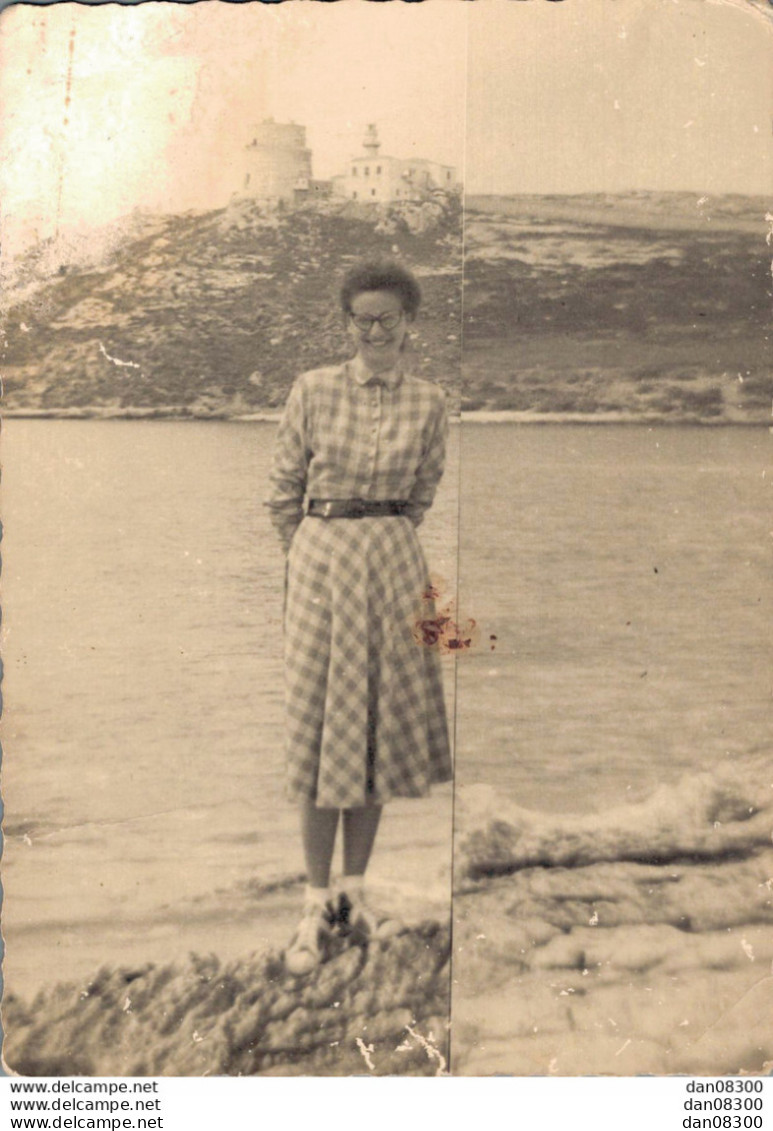 CARTE PHOTO NON IDENTIFIEE REPRESENTANT MARIE A CAGLIARI SARDAIGNE EN 1955 - To Identify