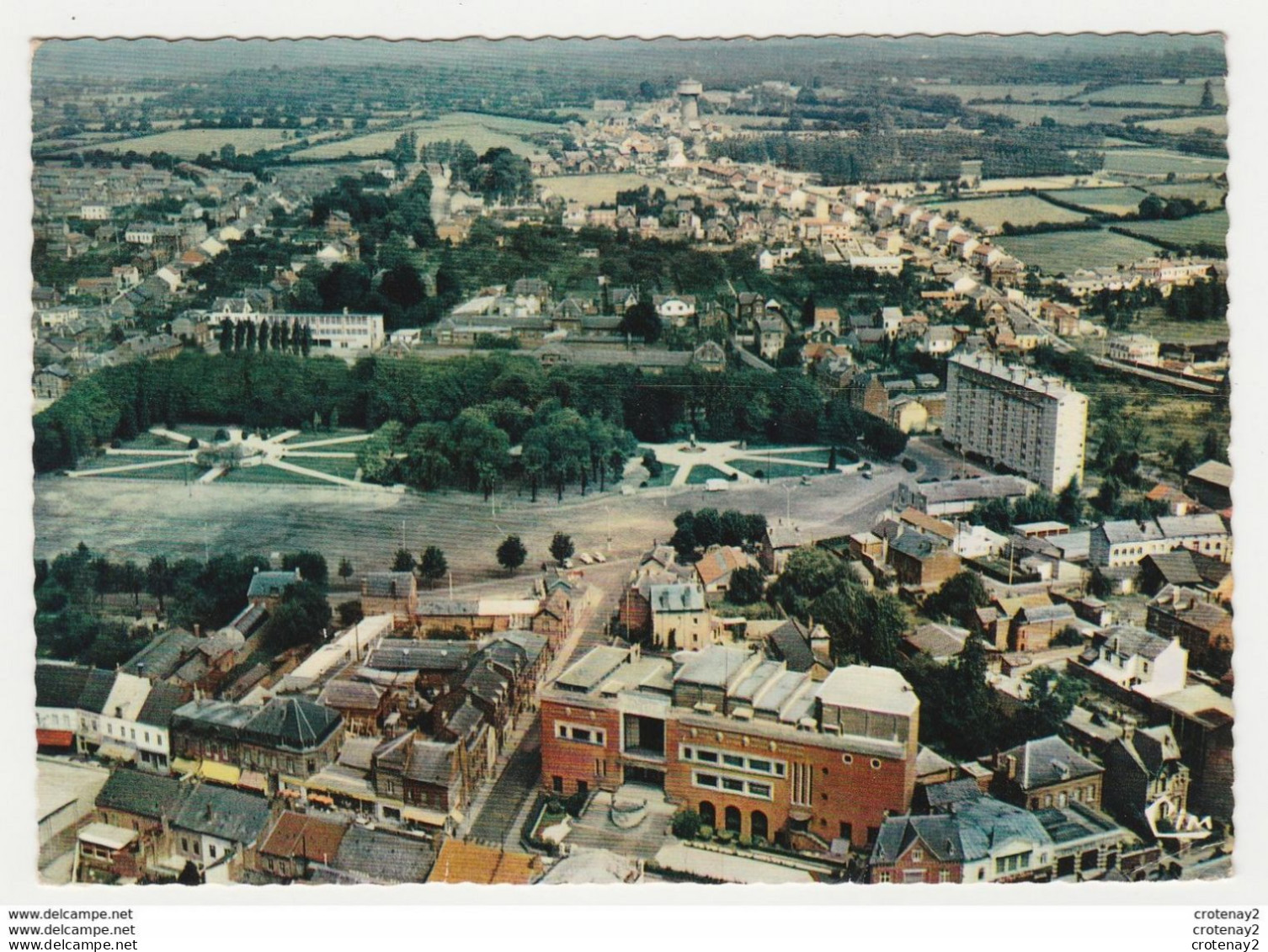 59 FOURMIES N°518.5 Vue Générale Aérienne En 1969 Grand Immeuble Place Verte Château D'eau - Fourmies