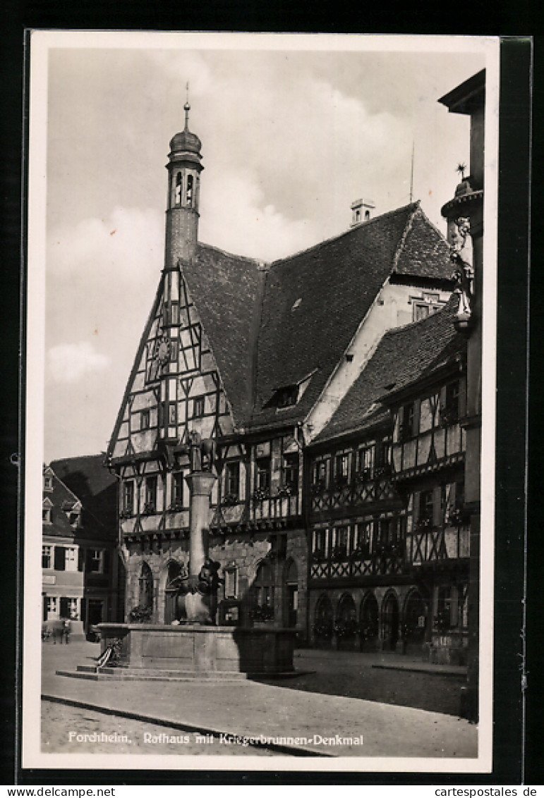 AK Forchheim, Rathaus Mit Kriegerbrunnen-Denkmal  - Forchheim