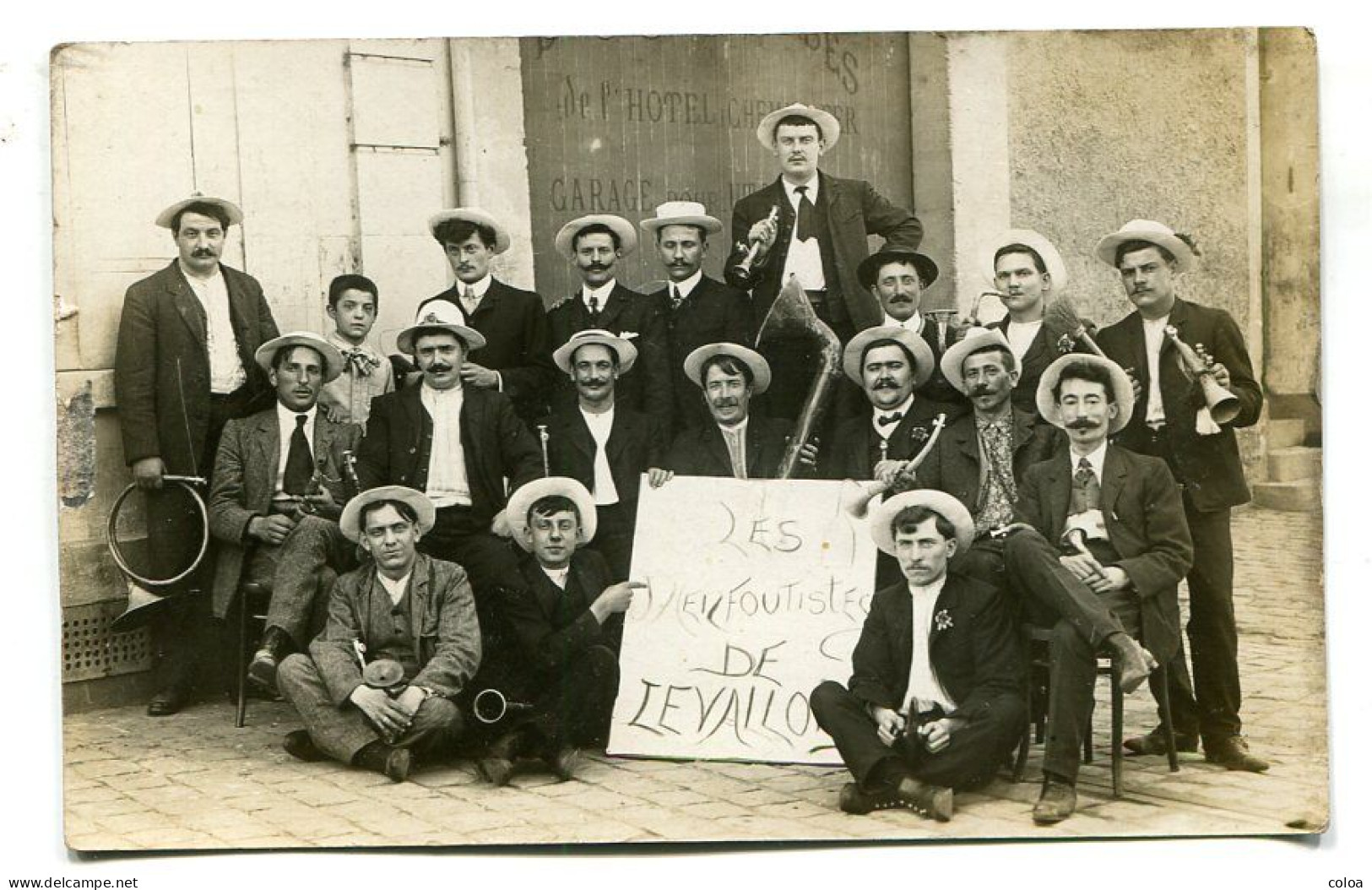 Carte Photographique LEVALLOIS PERRET Fanfare Harmonie Les Je M'en Foutistes De Levallois - Levallois Perret