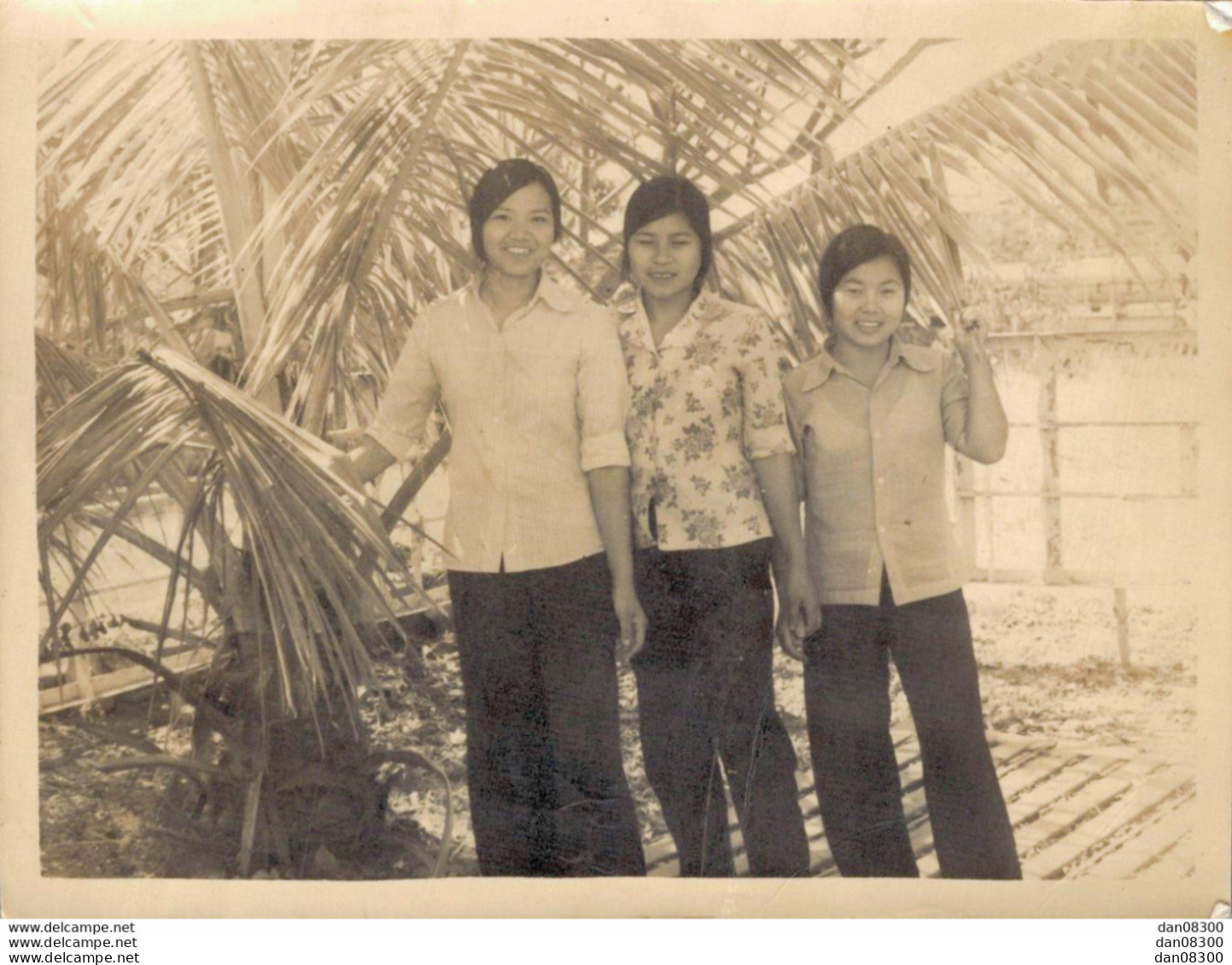 VIET NAM TONKIN INDOCHINE PHOTO 11 X 8 CMS 3 JEUNES GENS - Persone Anonimi