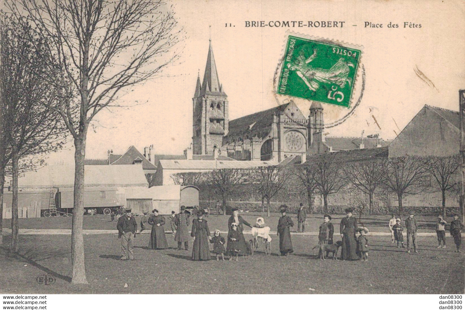 77 BRIE COMTE ROBERT PLACE DES FETES - Brie Comte Robert