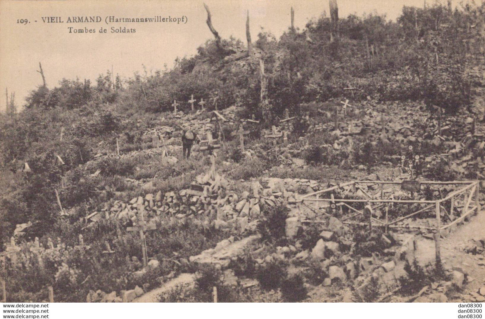 67 VIEIL ARMAND TOMBES DE SOLDATS - War Cemeteries