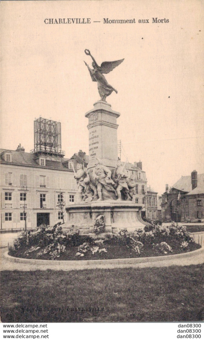 08 CHARLEVILLE MONUMENT AUX MORTS - Monumentos A Los Caídos