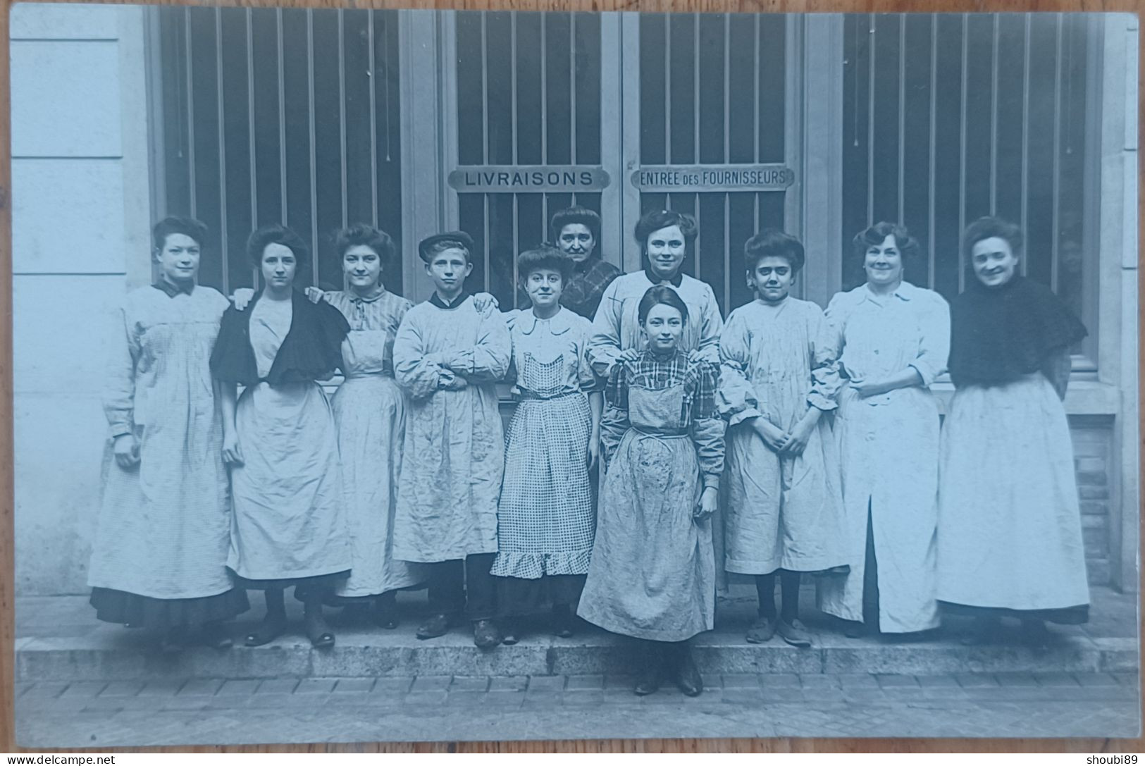 NOIROT CARTONNAGE POUR PARFUM 11 RUE BOUCHARDON PARIS  MAGASIN DEVANTURE CARTE PHOTO - Arrondissement: 10