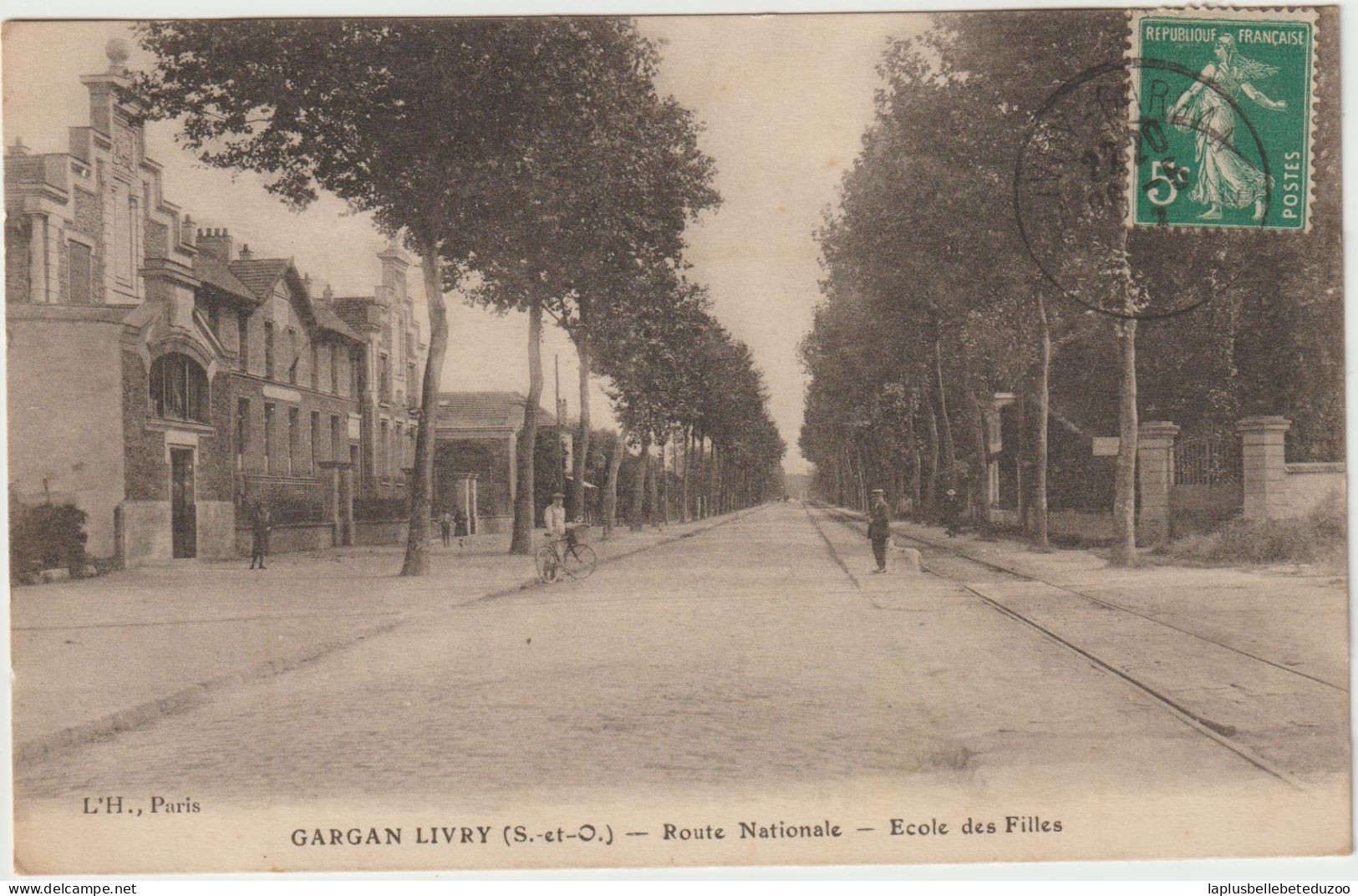 CPA - 93 - LIVRY GARGAN - Route Nationale - Ecole Des Filles - Animation - 1907 - Livry Gargan